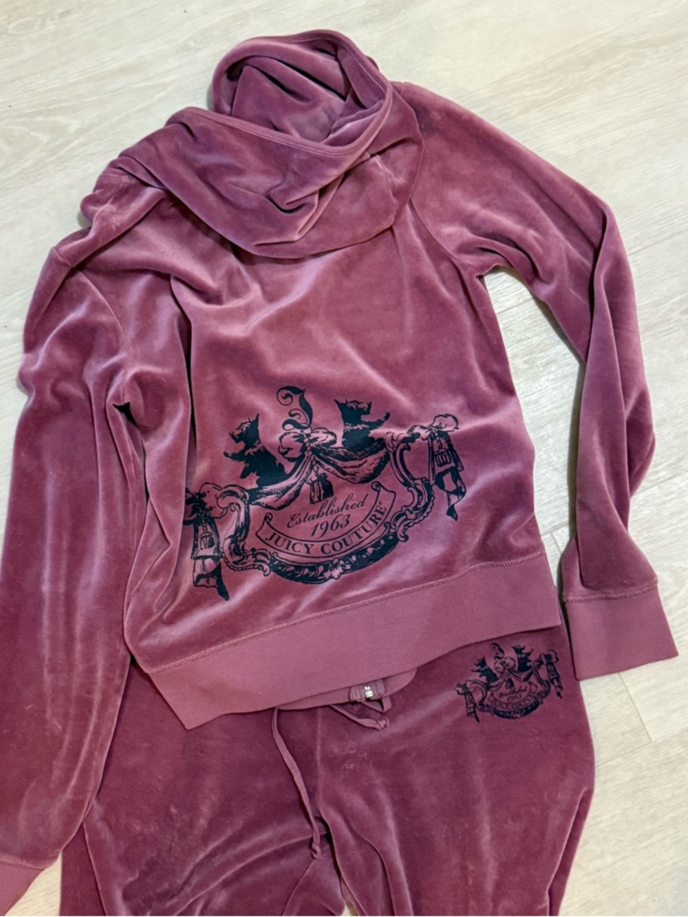 Y2K Vintage Juicy Couture Rose Velvet Crest Velour Tracksuit